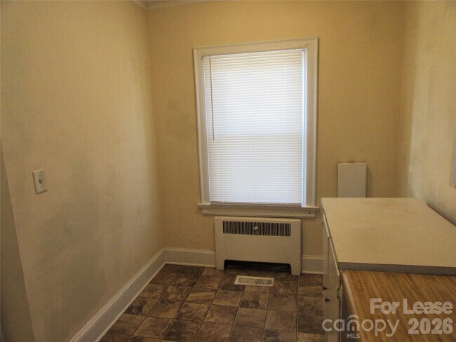 Photo - 216 Harrill St Unidad B
