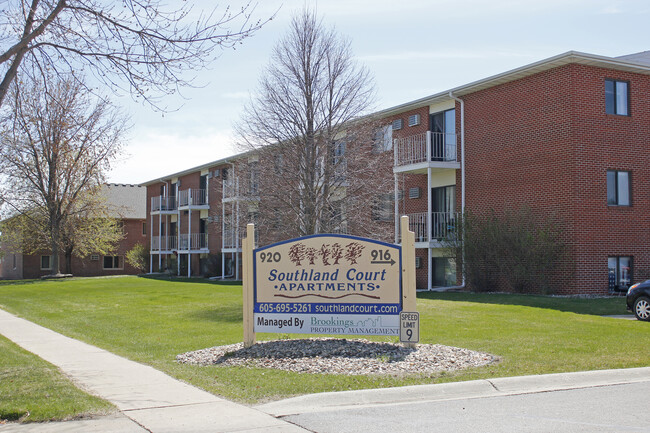 Exterior - 920 Southland Ln Apartments Unit 313
