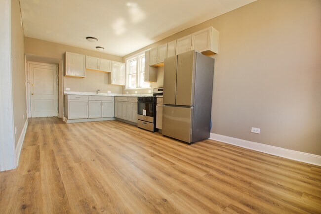 Photo - 2417 E 73rd St Unidad #1