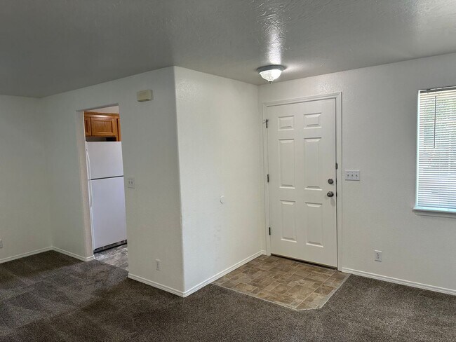 Photo - Updated 2 bedroom 2 bath triplex in Spring...