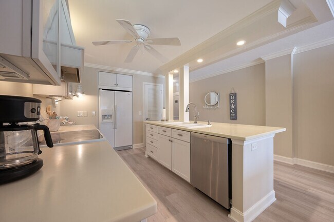 Photo - 1977 Gulf Shore Blvd N