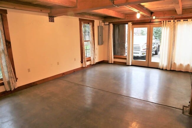 Photo - Extraordinary 2bed/2bath Loft in Historic Barn next door to Oregon State