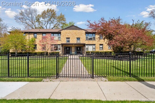 Photo - 617 E Lincoln Ave