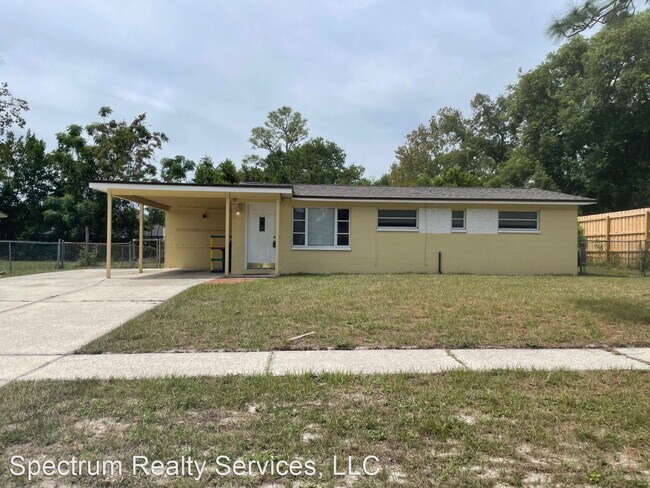 Photo - 4 br, 1.5 bath House - 165 Parkwood Dr. W.