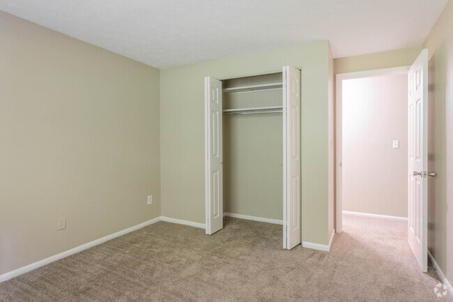 2BD, 2BA - 1,050SF