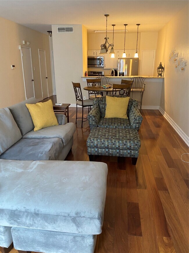 Photo - 580 Wilcrest Dr Unit 580