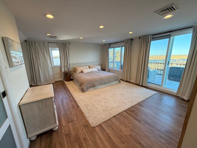 Photo - 256 Alley Ave