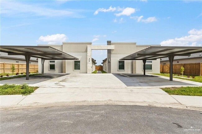 Building Photo - 18 West Dr Unit 3
