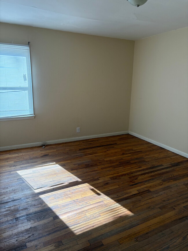 Photo - 237 15th Ave SW