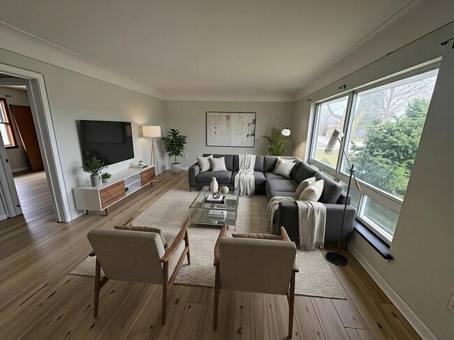 Photo - Fully Finished 3 plus den on East Mountain