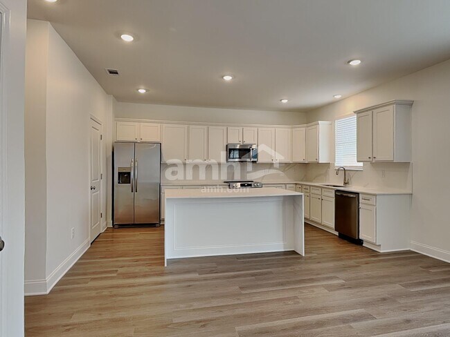 Photo - 395 Hickory Pointe Rd