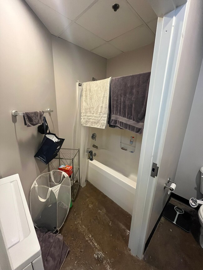 Photo - 201 Hull St Unidad Apt 41