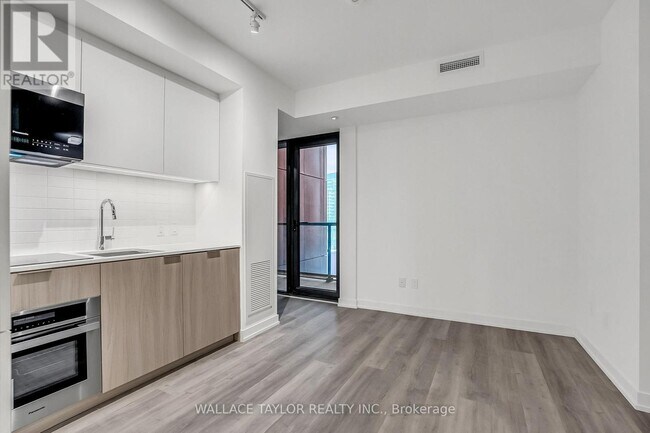 Photo - 28 Eastern Ave Unité 823