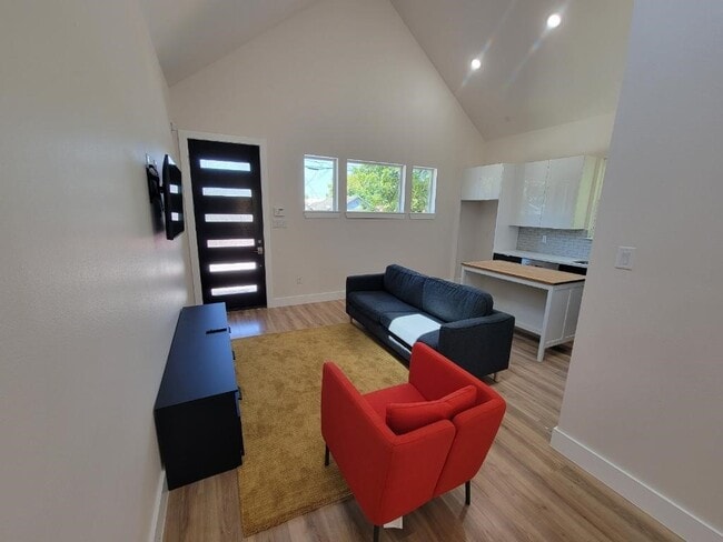 Photo - 7614 Avenue L