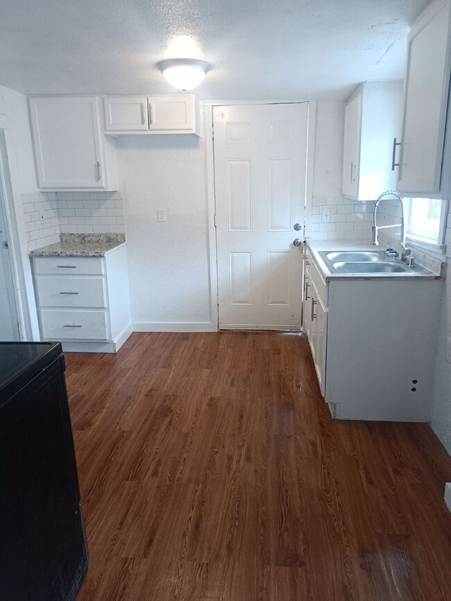 Photo - 3 Bed / 1.5 Bath Home Available Now!