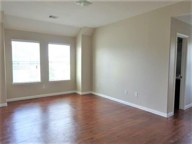 Photo - 21426 Partha Way