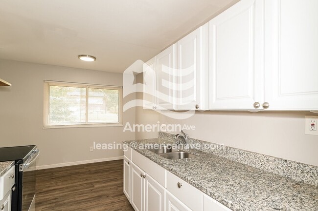 Photo - 11020 Linnell Dr