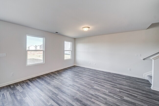 Photo - 300 Coverly Ct