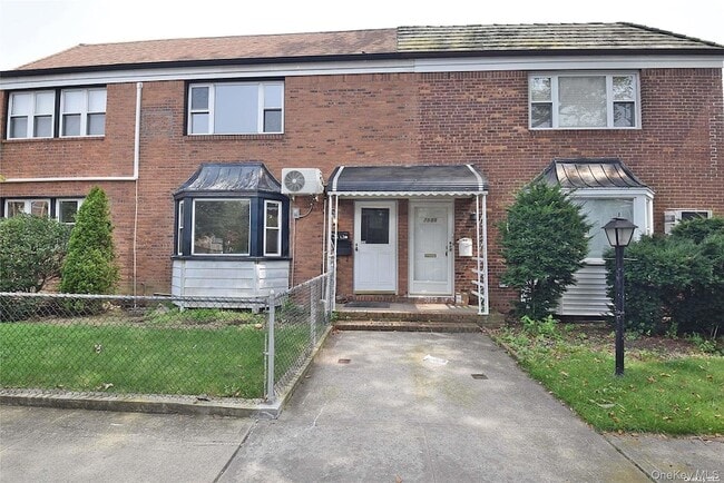 Photo - 75-03 197th St Unidad 1