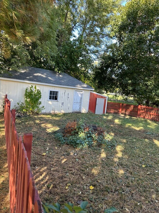 Photo - 502 Burnett Ave