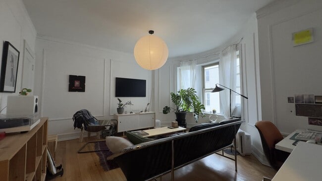 Building Photo - 2015 N Humboldt Blvd Unit 2E