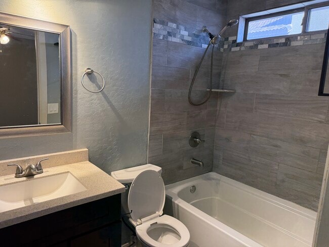 Photo - 1347 E 10th Pl