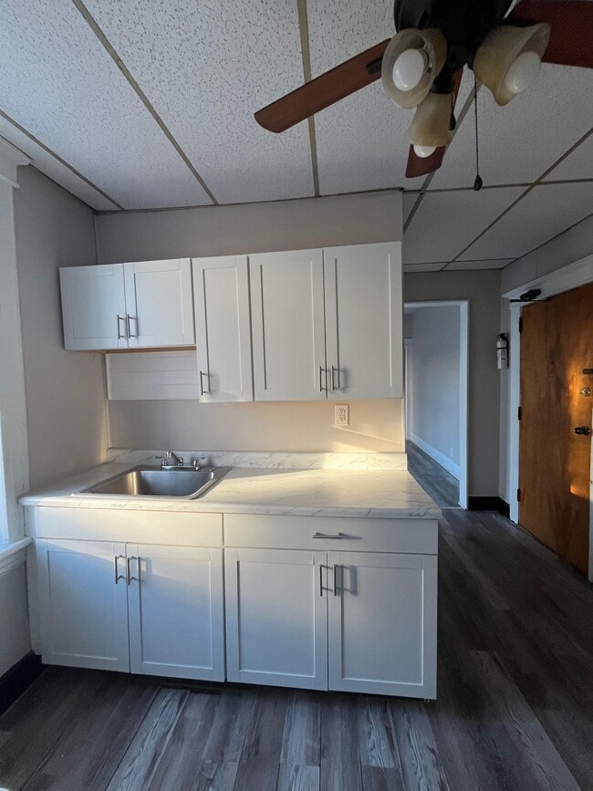 Building Photo - 487 Kennedy Blvd Unit 1