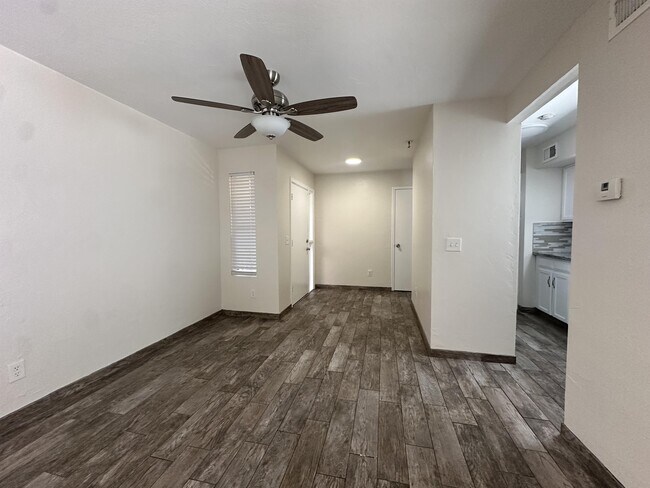 Photo - 2601 W Broadway Blvd