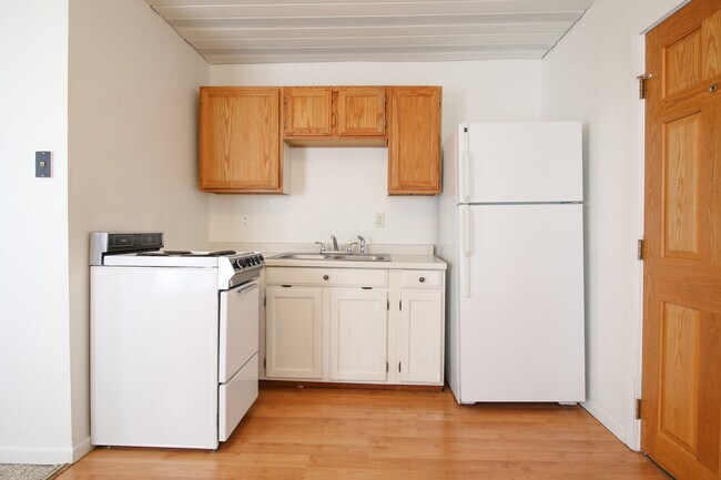 Kitchen - 722 8th Ave N Unit 3