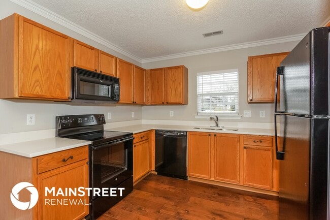 Photo - 4346 Fescue Pl SW