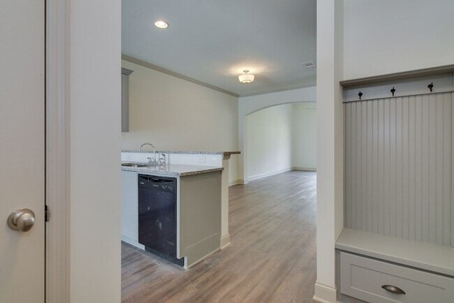 Photo - Beautiful End Unit Townhouse