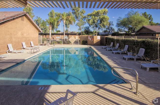 Lindsay Villas Apartments