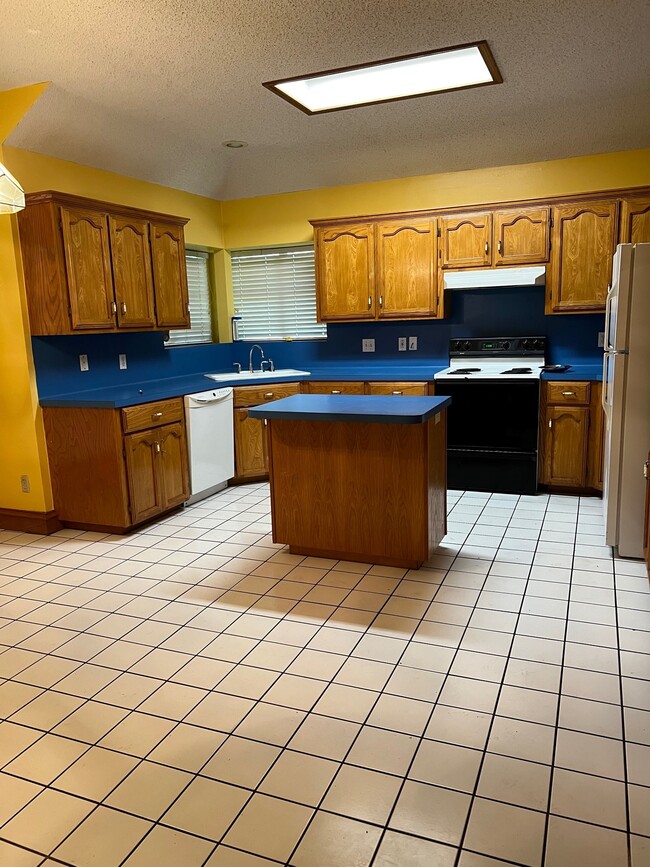 Kithcen - 7416 N 20th St