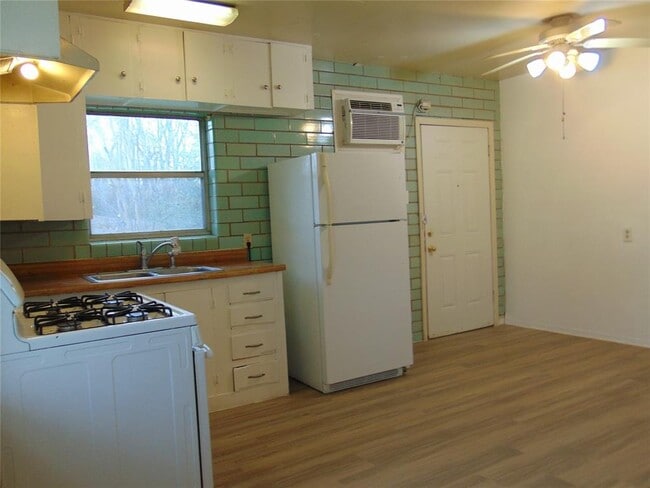 Photo - 1701 E 38th St