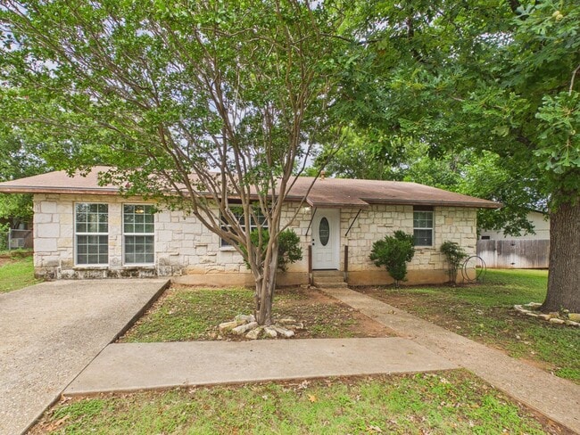 Photo - 328 Glenmoor Dr