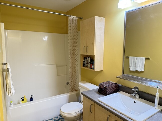 Photo - 244 Selby St