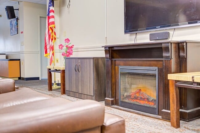 Building Photo - 195 Pleasant St