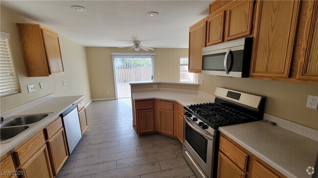 Building Photo - 6217 Mercer Valley St Rental