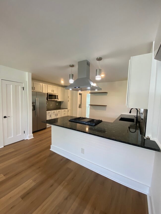 Building Photo - 3041 Cleinview Ave Unit #2