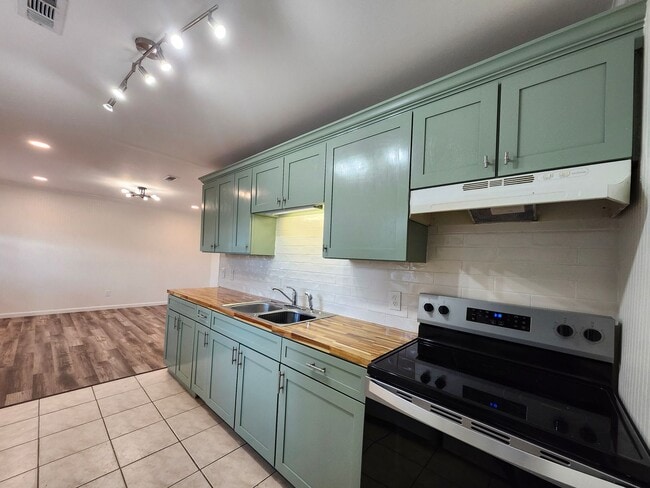 Photo - Newly Renovated 2 bedroom, 1 bathroom Apar...