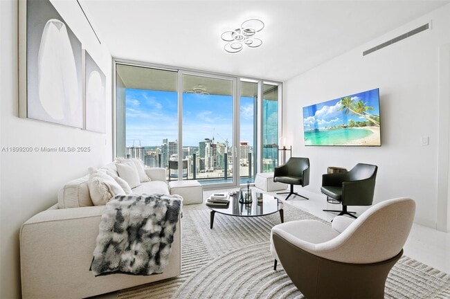 Photo - 300 Biscayne Blvd Way Unidad 4909W