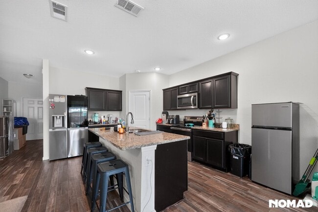 Photo - 318 Dove Creek Ln