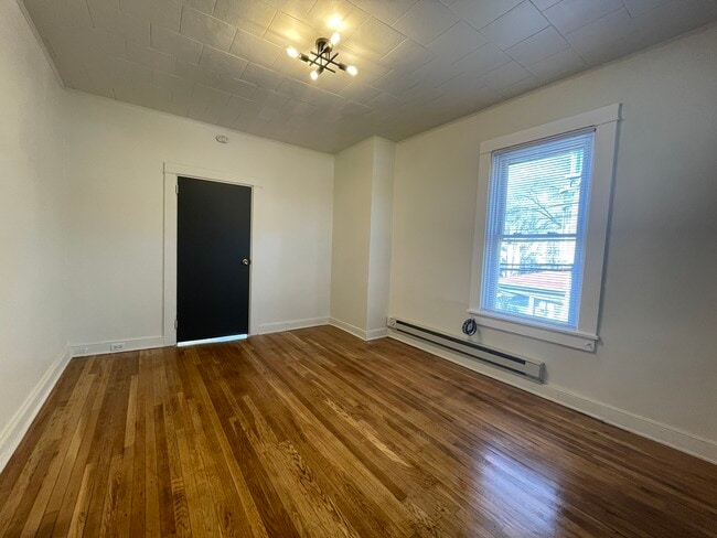 27 W James St Unit 2