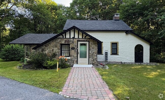 Building Photo - 40 Browns Rd Rental