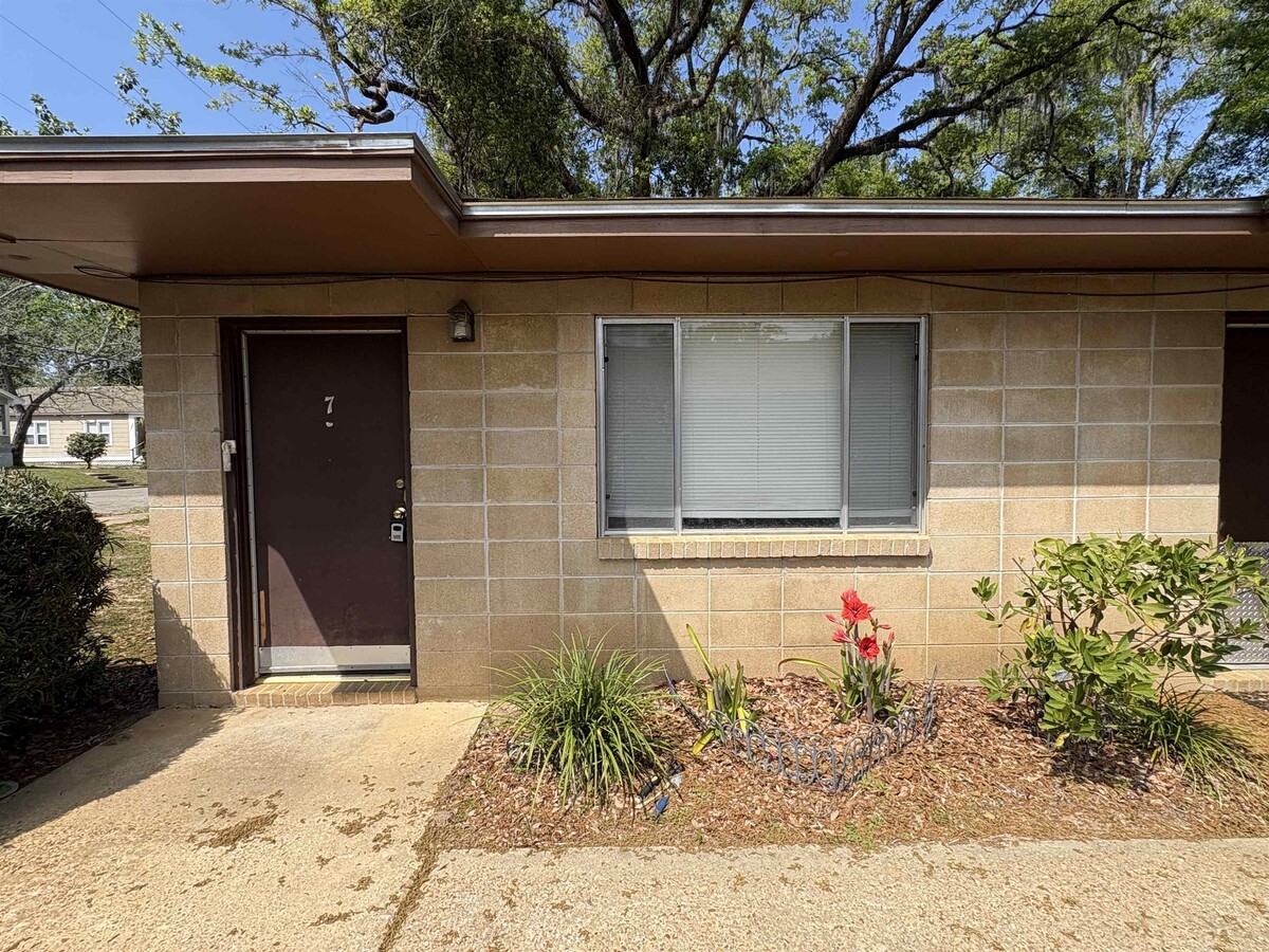 Photo - 1509 Branch St