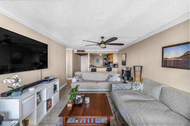 Photo - 6 Royal Palm Way Unit 307