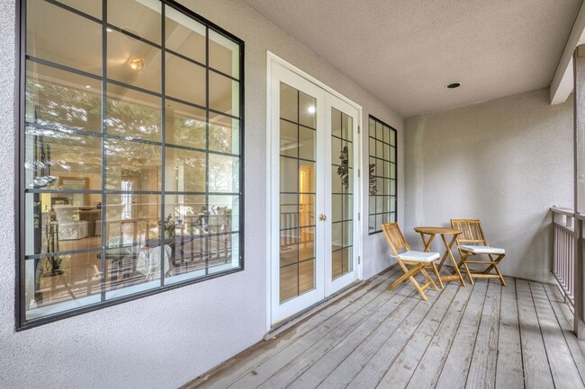 Photo - Huge house in a well desired neighborhood off of Johnson Avenue