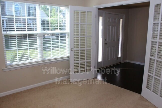 Photo - 6043 Kentworth Dr