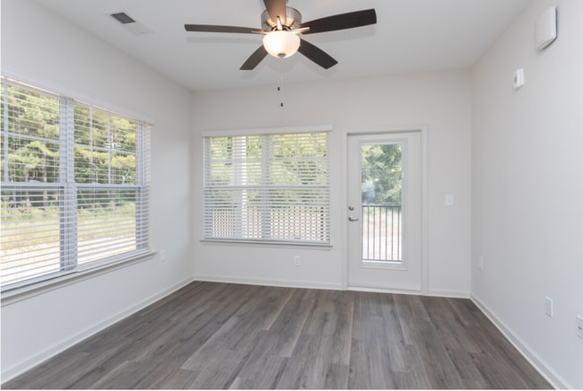 Photo - The Groves at 421