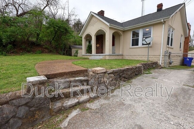 Photo - 504 W 6th St